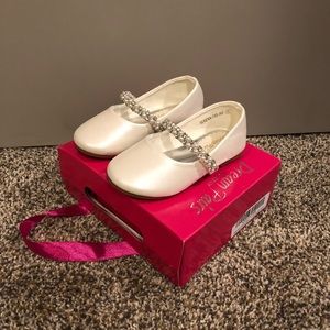 Toddler size 6 brand new in box. Never worn